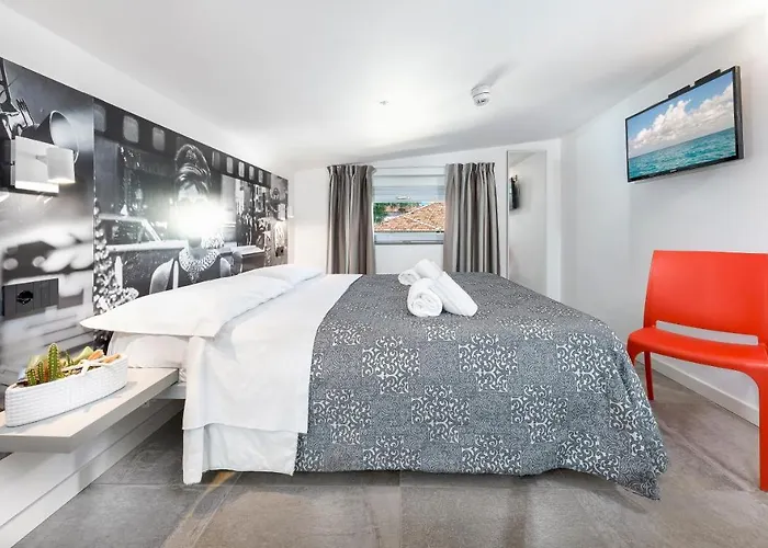 Mini Suite